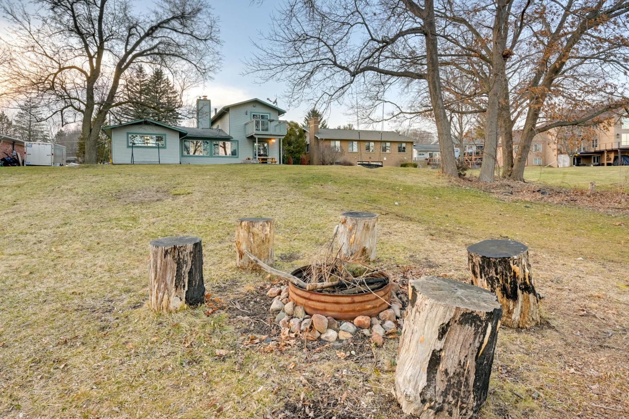 Lakefront Hartland Cottage With Patio And Fire Pits! Buitenkant foto