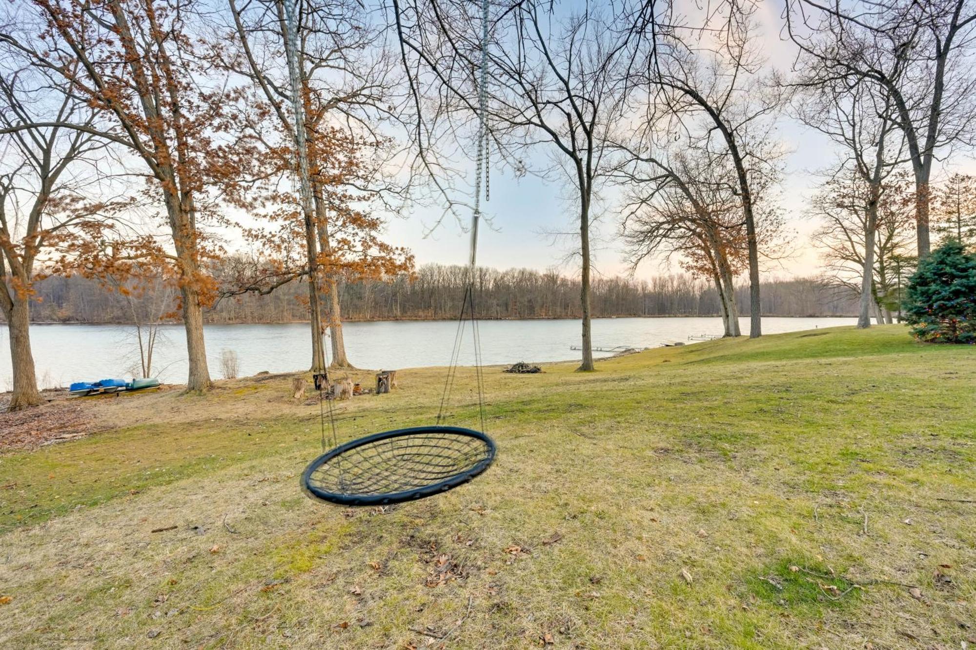 Lakefront Hartland Cottage With Patio And Fire Pits! Buitenkant foto